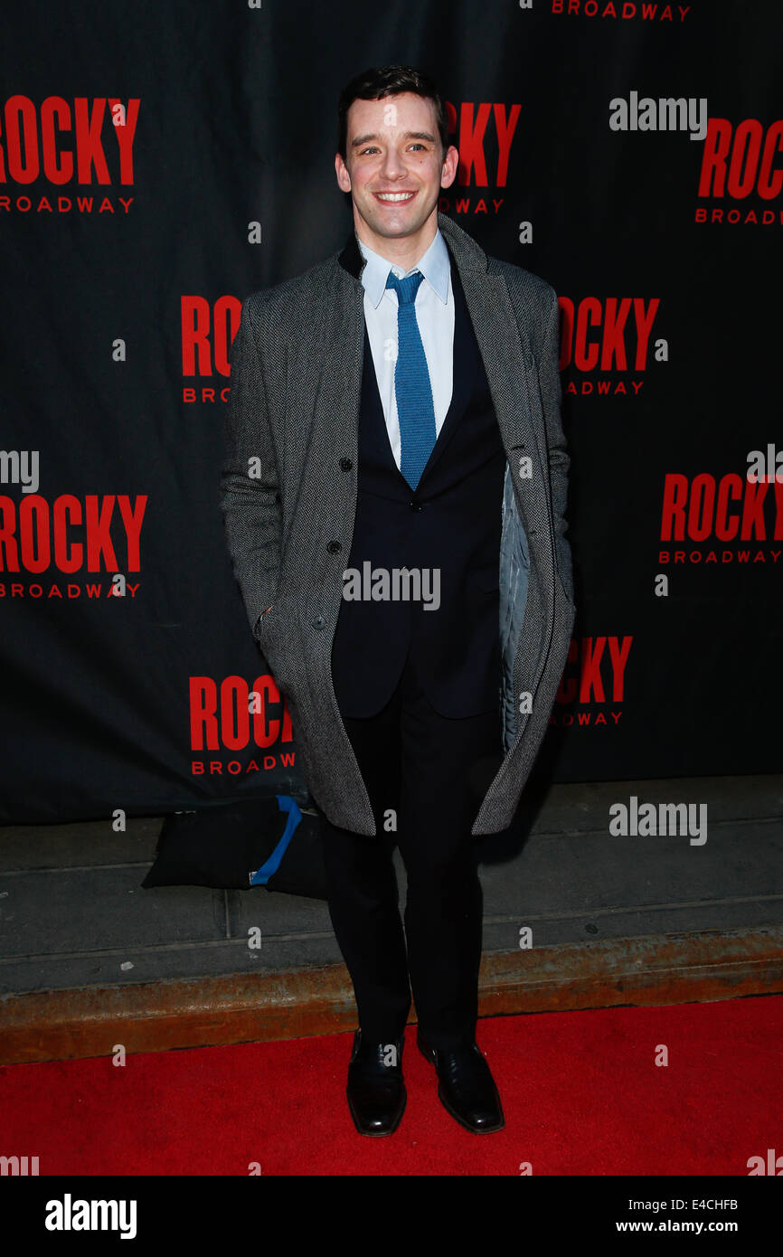Schauspieler Michael Urie Besucht Die Rocky Broadway Premiere Im