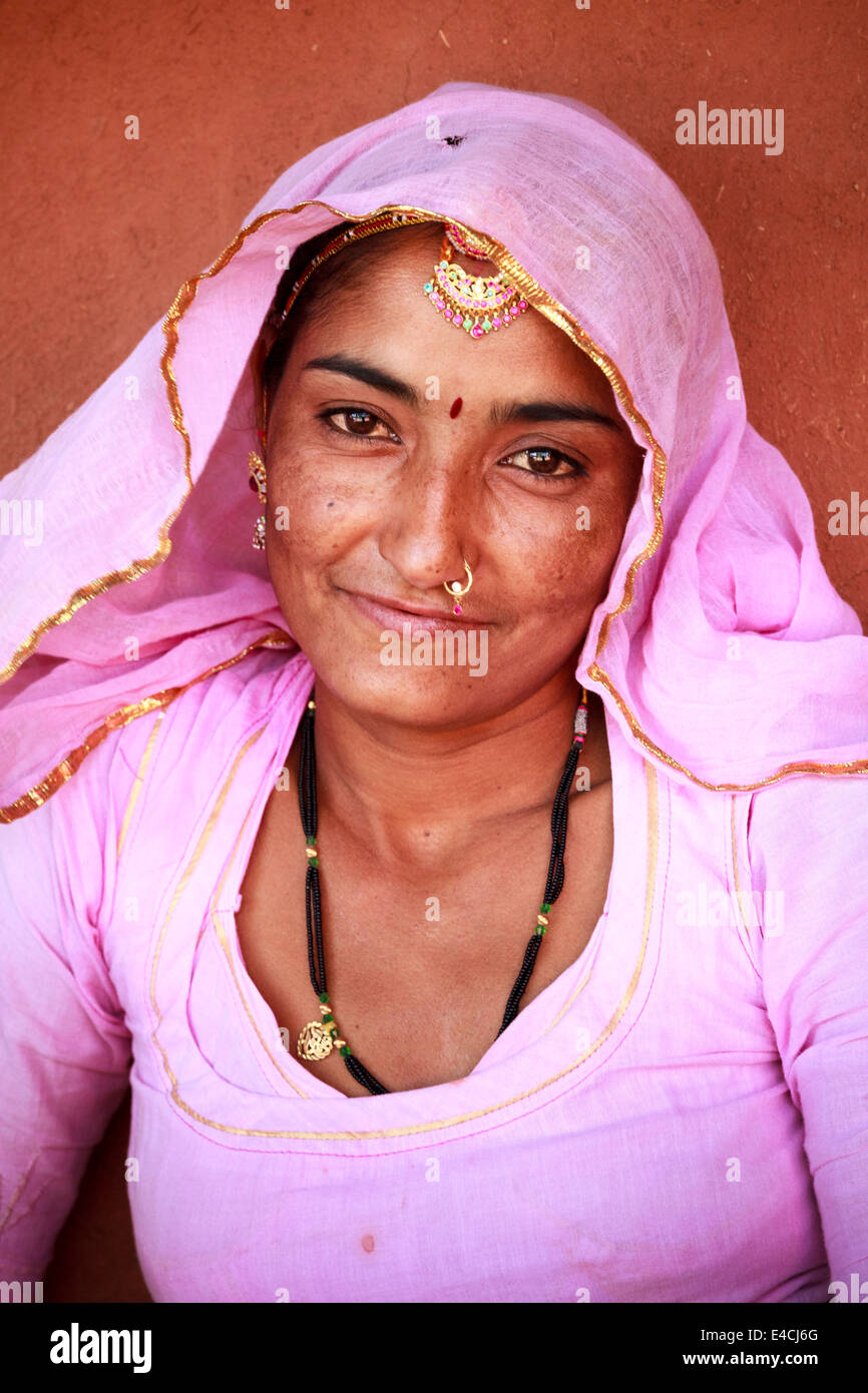Porträt der Bishnoi Tribeswoman, Jodhpur, Rajasthan, Indien Stockfoto