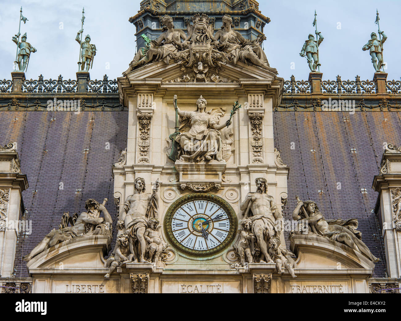 Das Hotel de Ville, Rathaus von Paris, ist das Zentrum der politischen Paris. Wie Paris hat es einige turbulenten Zeiten erlebt. Stockfoto