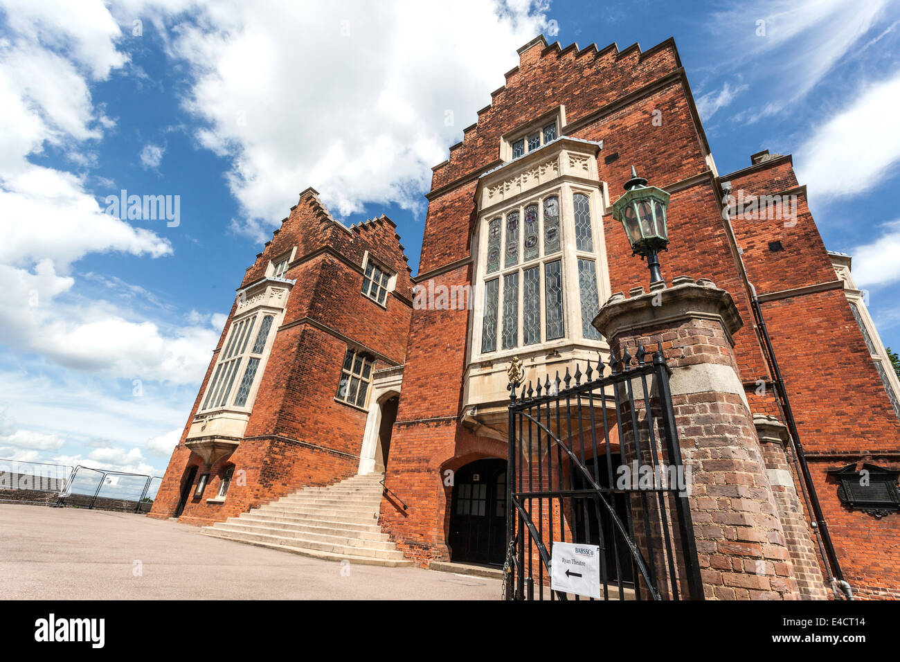 Die alten Schulen Gebäude an der Harrow School, 5 High St, Harrow on the Hill, Harrow, London, HA1 3HP, Middlesex, England, UK. Stockfoto