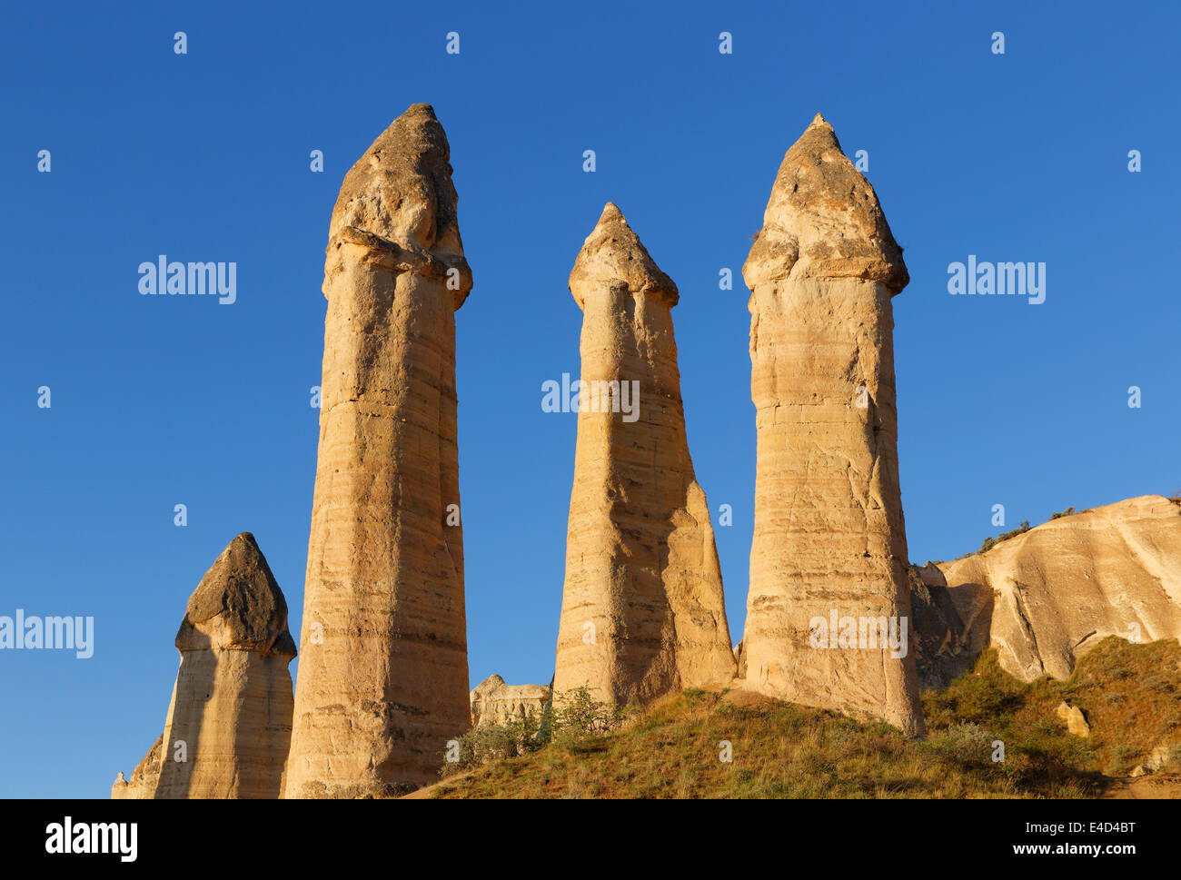 Feenkamine, Phallus-förmigen Kalktuff-Formationen, Liebe Tal, Nationalpark Göreme, Kappadokien, Nevsehir Provinz Stockfoto