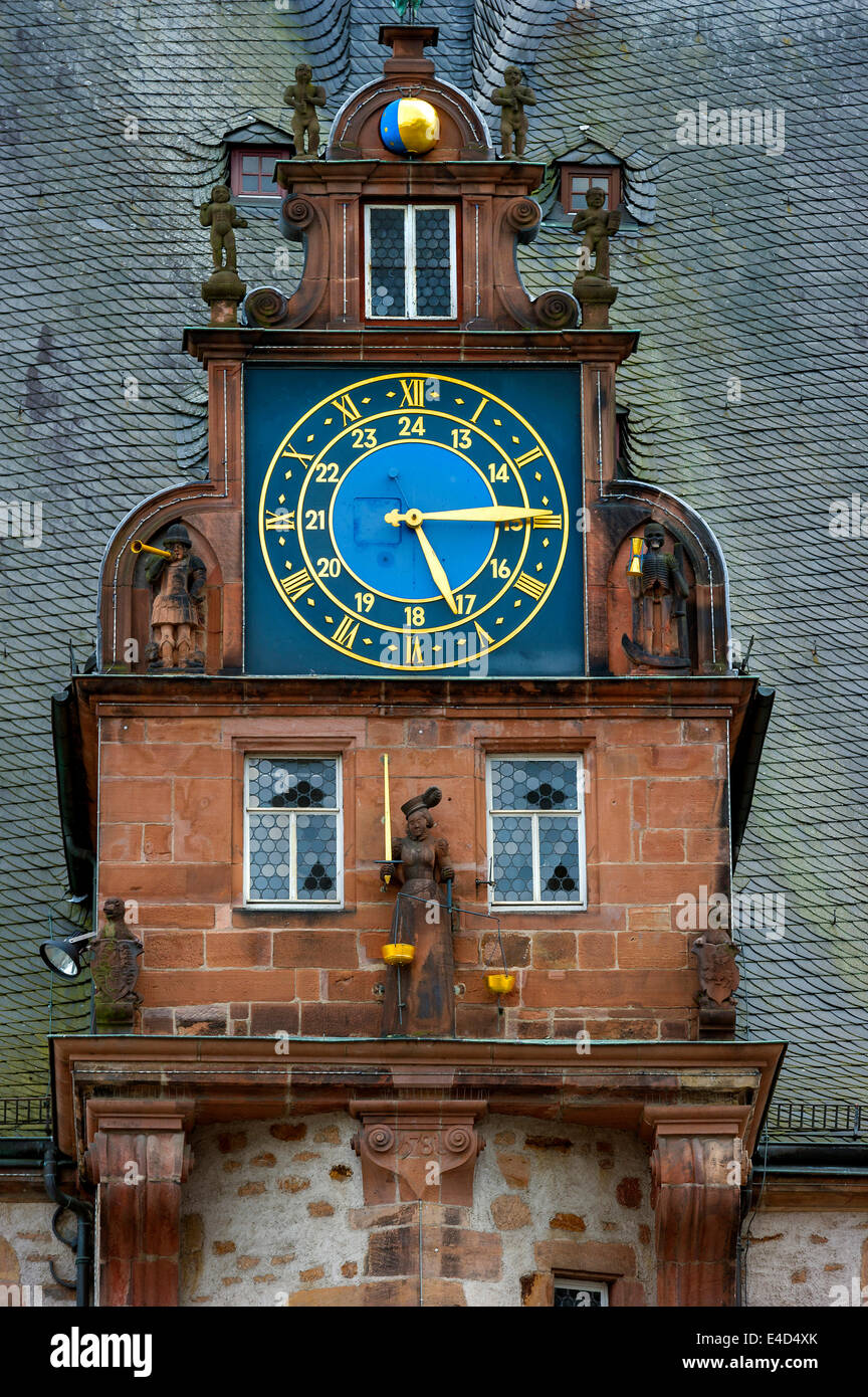 Gabel mit einer Uhr, Renaissance-Turm, Rathaus Markt Platz, historischen Zentrum, Marburg, Hessen, Deutschland Stockfoto