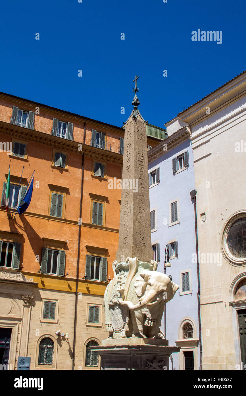 Die Elefantino-Statue von Bernini entworfenen stehend in Piazza della Minerva in Rom Stockfoto