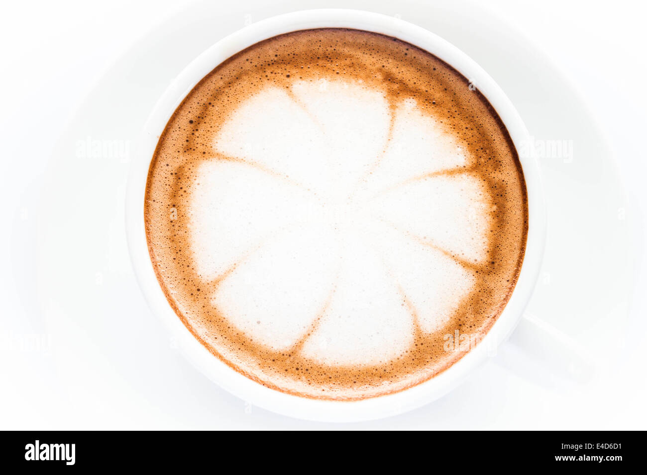 Schöne Tasse heißen Café Mokka isoliert auf weißem Hintergrund Stockfoto
