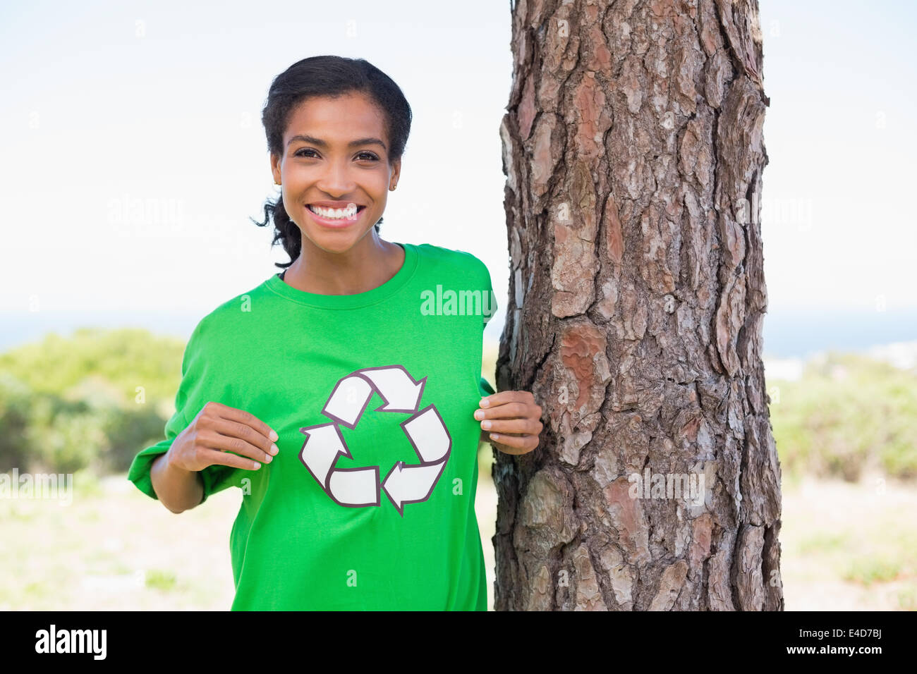 Ziemlich Umweltaktivist zeigt ihr t-shirt Stockfoto