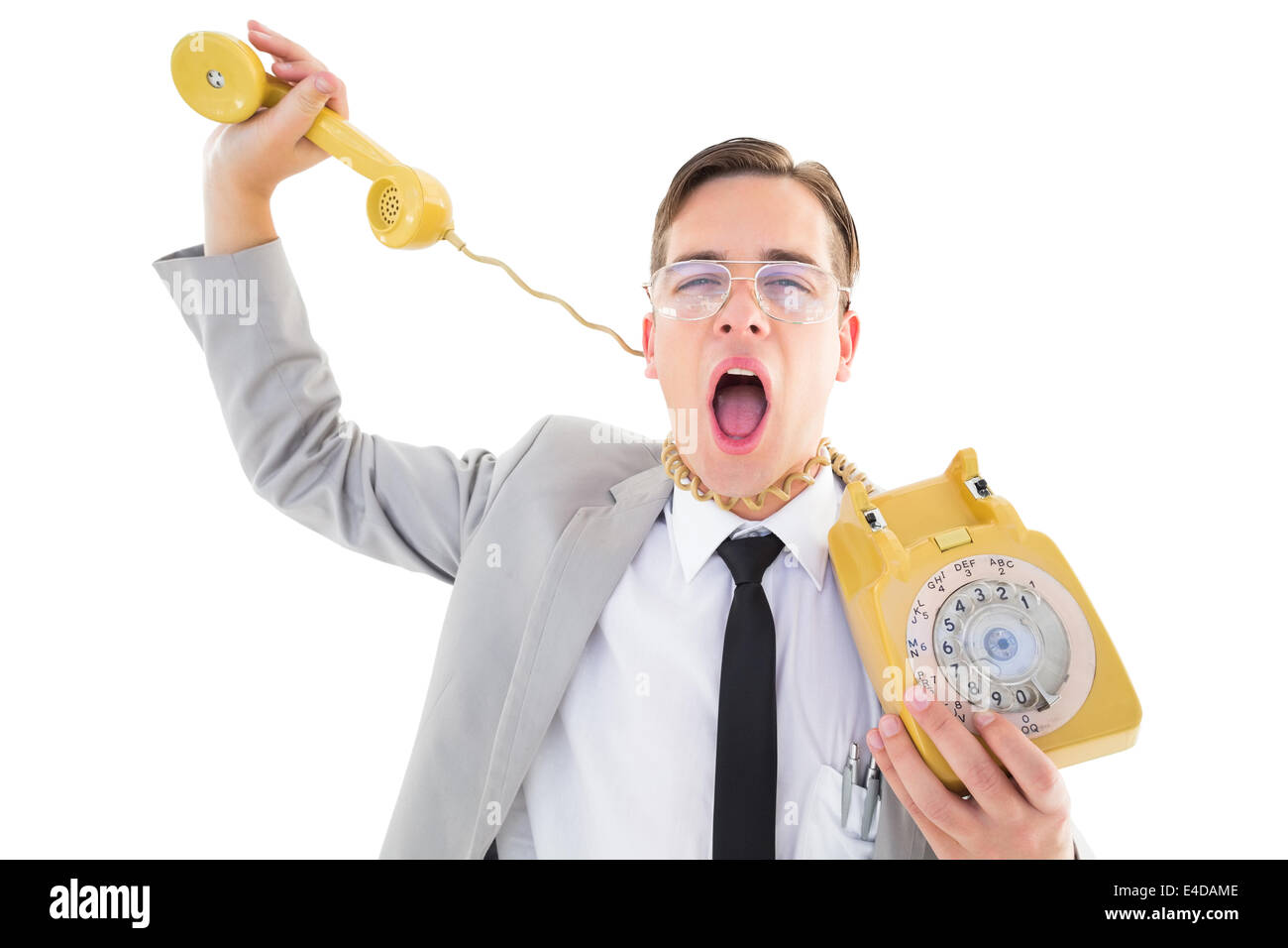 Geeky Geschäftsmann wird durch Telefonkabel erwürgt Stockfoto