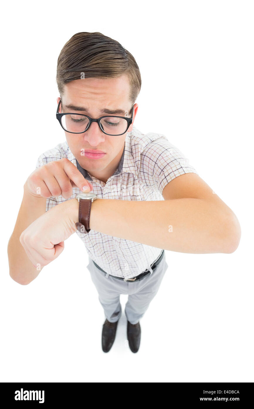 Geeky Hipster auf seine Uhr Stockfoto