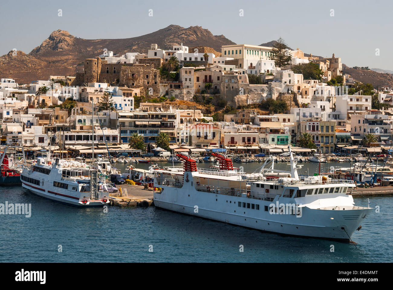 Malerischen Hafen von Naoussa, Insel Paros in der Ägäis, Griechenland. Stockfoto