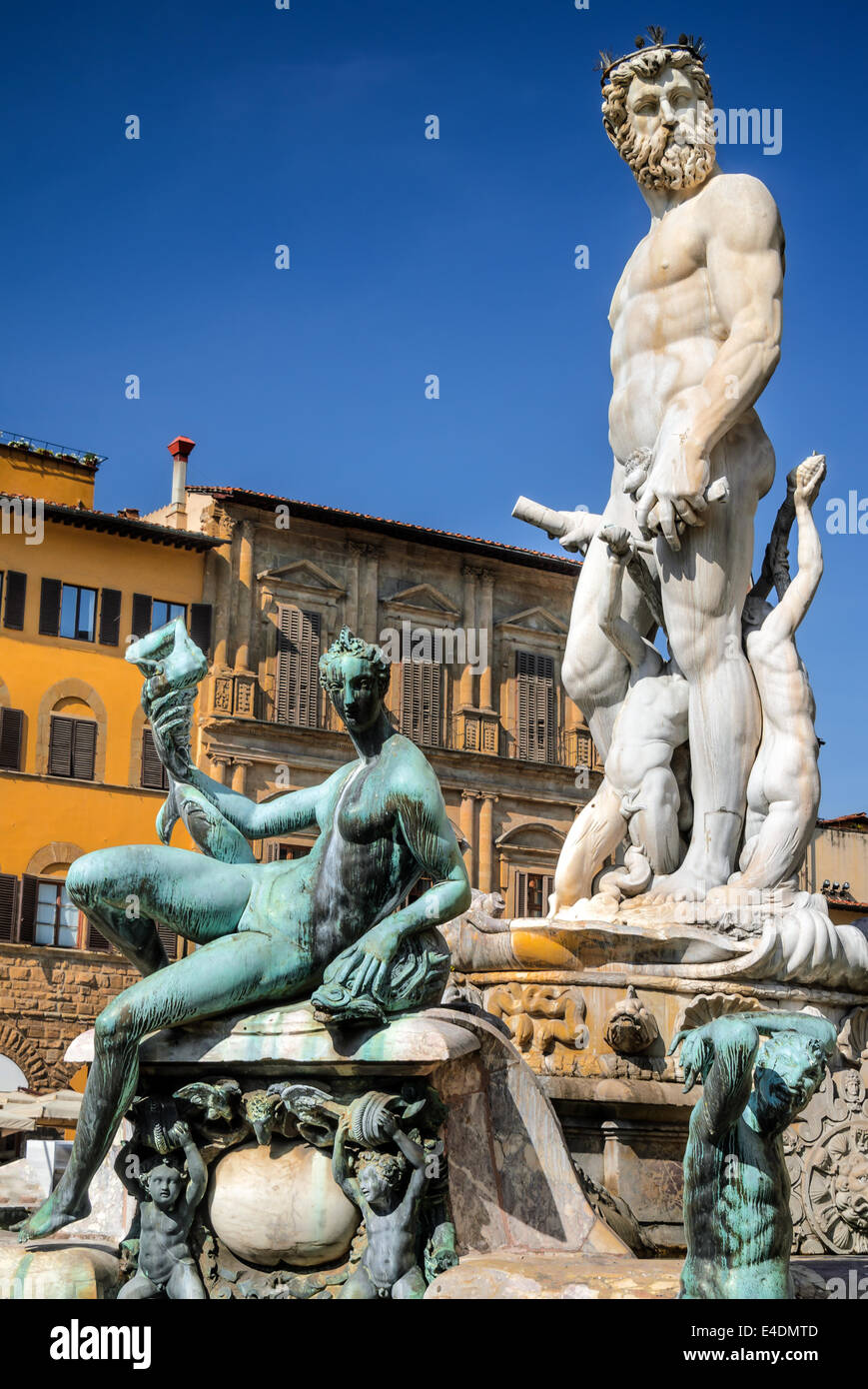 Florenz, Toskana, Italien. Brunnen von Neptun befindet sich auf der Piazza della Signoria vor dem Palazzo Vecchio. Stockfoto
