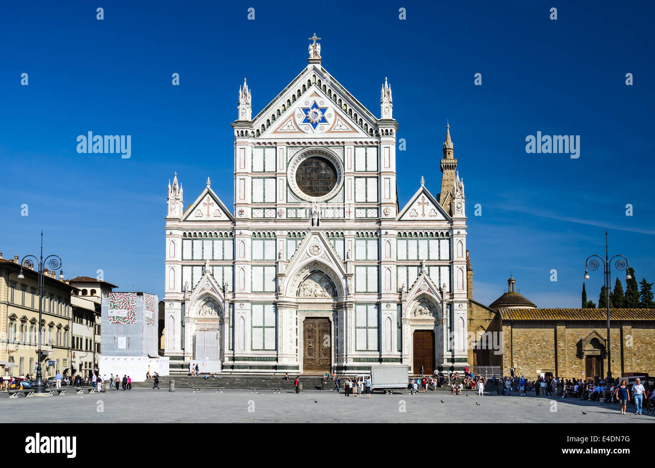 Basilica di Santa Croce (Heiligkreuz) ist die größte Franziskaner-Kirche in der Welt, befindet sich auf der Piazza di Santa Croce. Stockfoto
