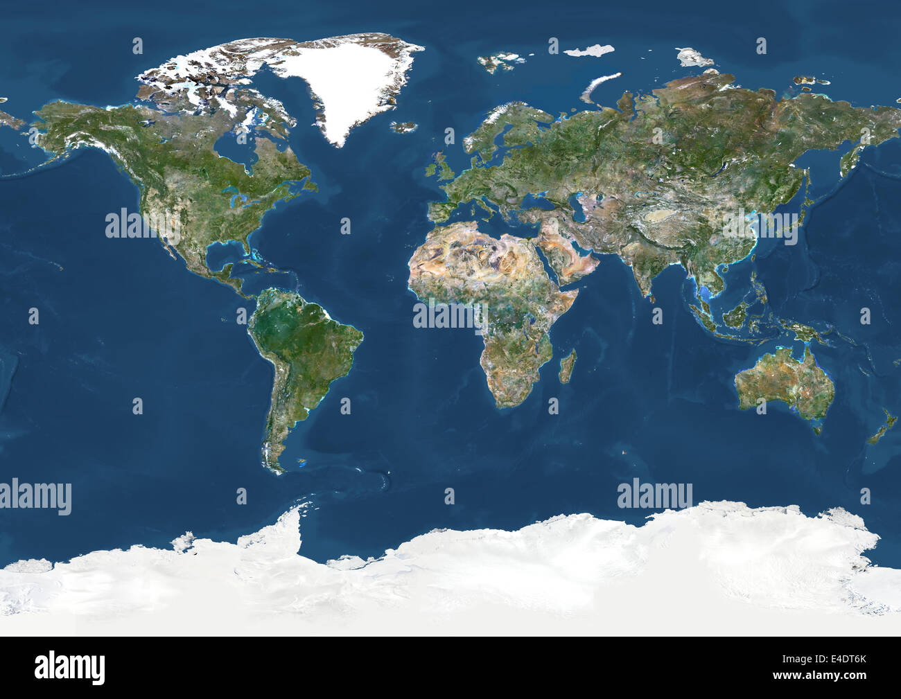Welt In geographische Projektion, Echtfarben-Satellitenbild. Echtfarben wolkenlosen Satellitenbild der Erde, dargestellt in Stockfoto