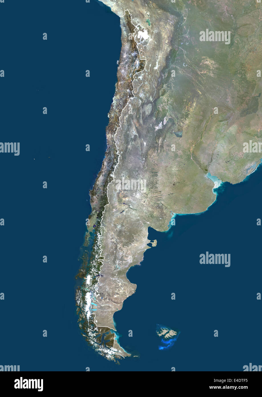 Chile, Südamerika, Echtfarben-Satellitenbild mit Rand und Maske. Satellitenansicht von Chile (mit Rand und Maske). Diese ima Stockfoto