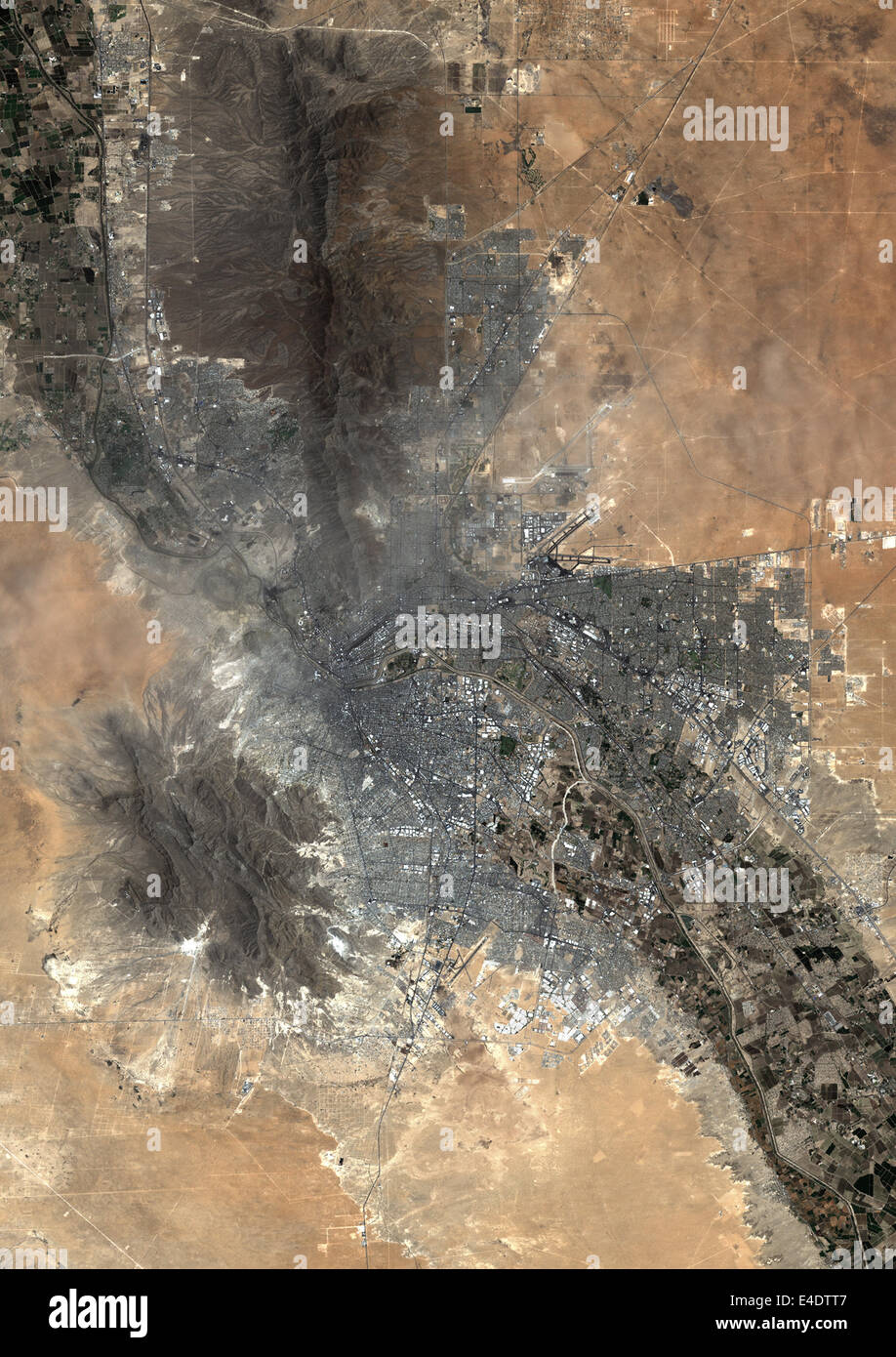 El Paso, Texas, Usa, Echtfarben-Satellitenbild. El Paso, Texas, USA. Echtfarben-Satellitenbild der Stadt von El Paso, genommen Stockfoto