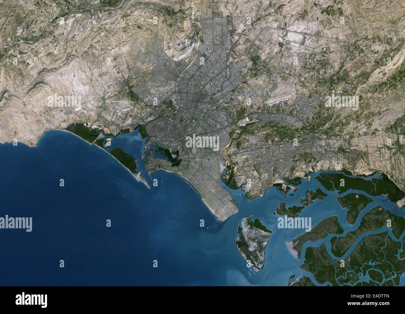 Karachi Pakistan Echtfarben Satellitenbild Karachi Pakistan Echtfarben Satellitenbild Von Der Stadt Karachi Aufgenommen Am E4dttn 