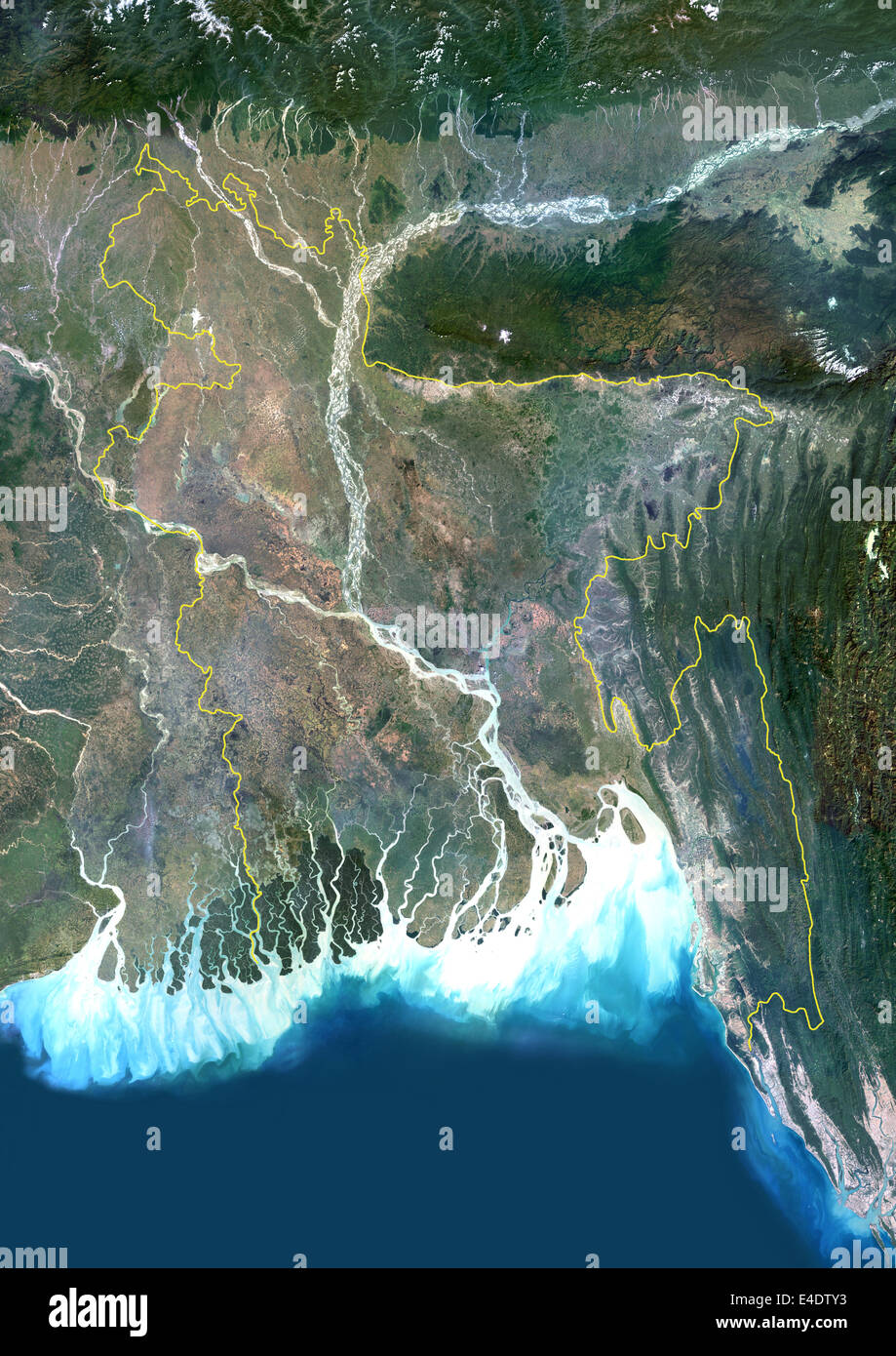 Bangladesch, Asien, Echtfarben-Satellitenbild mit Rand. Satellitenansicht von Bangladesch (mit Rand). Dieses Bild war kompilierte f Stockfoto