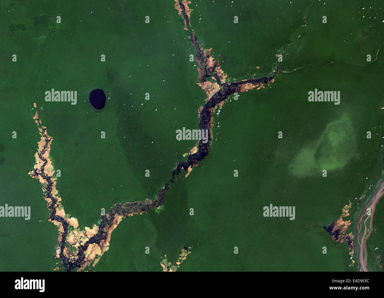 Becken des Kongo, Kongo, Echtfarben-Satellitenbild. Echtfarben-Satellitenbild des Bassins des Flusses Kongo: Trib Stockfoto