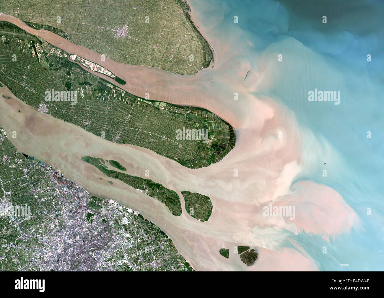 Jangtse, Shanghai, China, wahre Farbe Satellitenbild. Satellitenbild von der Mündung des Yangtze-Flusses, die Rutschbahnen Stockfoto
