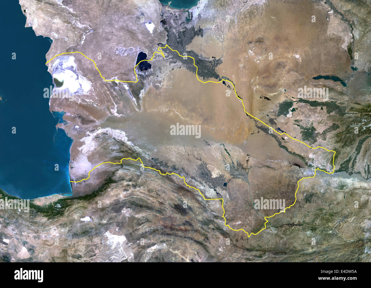 Turkmenistan, Asien, Echtfarben-Satellitenbild mit Rand. Satellitenansicht von Turkmenistan (mit Rand). Dieses Bild war compil Stockfoto