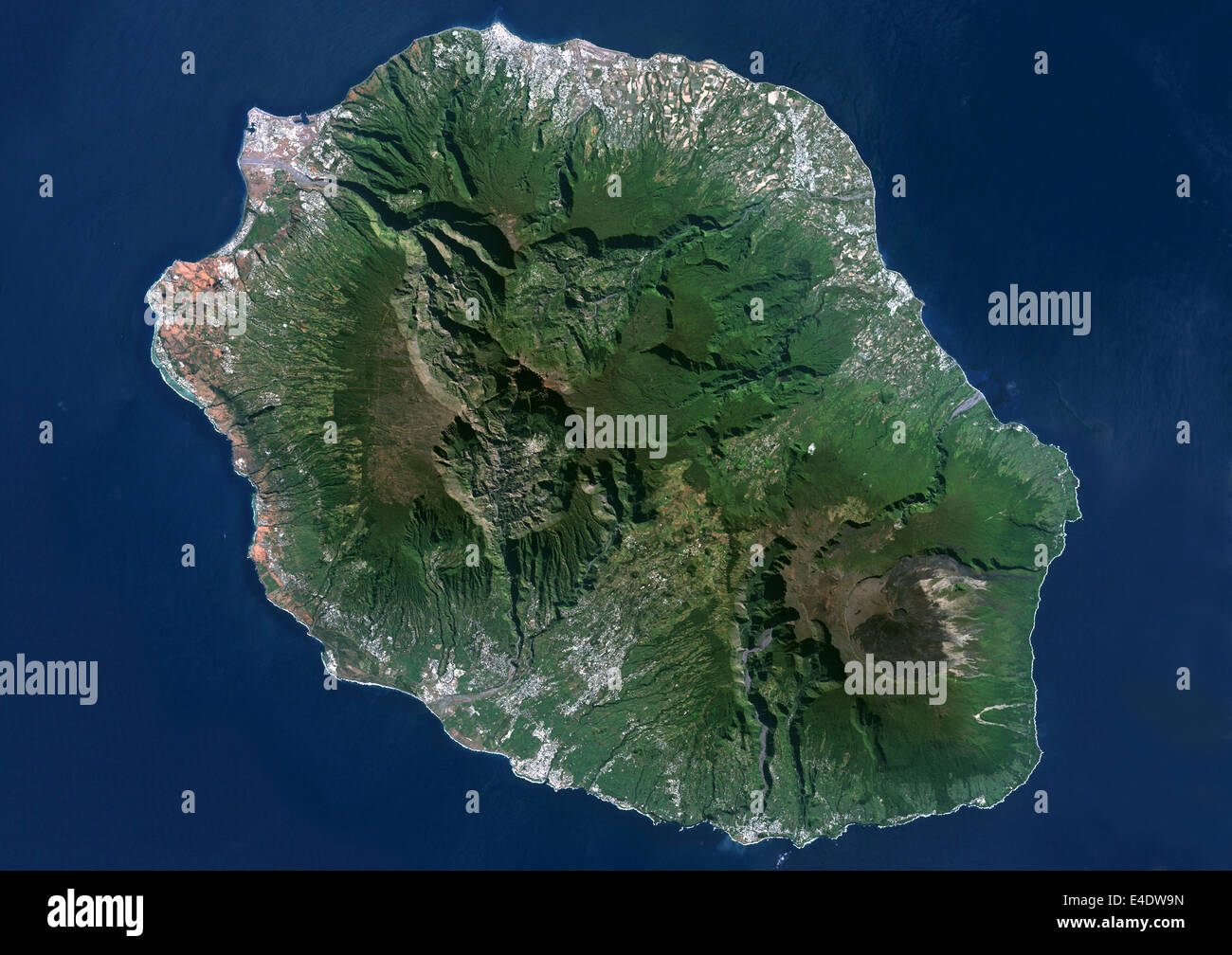 Piton De La Fournaise, Réunion, Französisch Übersee, wahre Farbe Satellitenbild. Insel La Réunion, Französisch Übersee, wahre colou Stockfoto