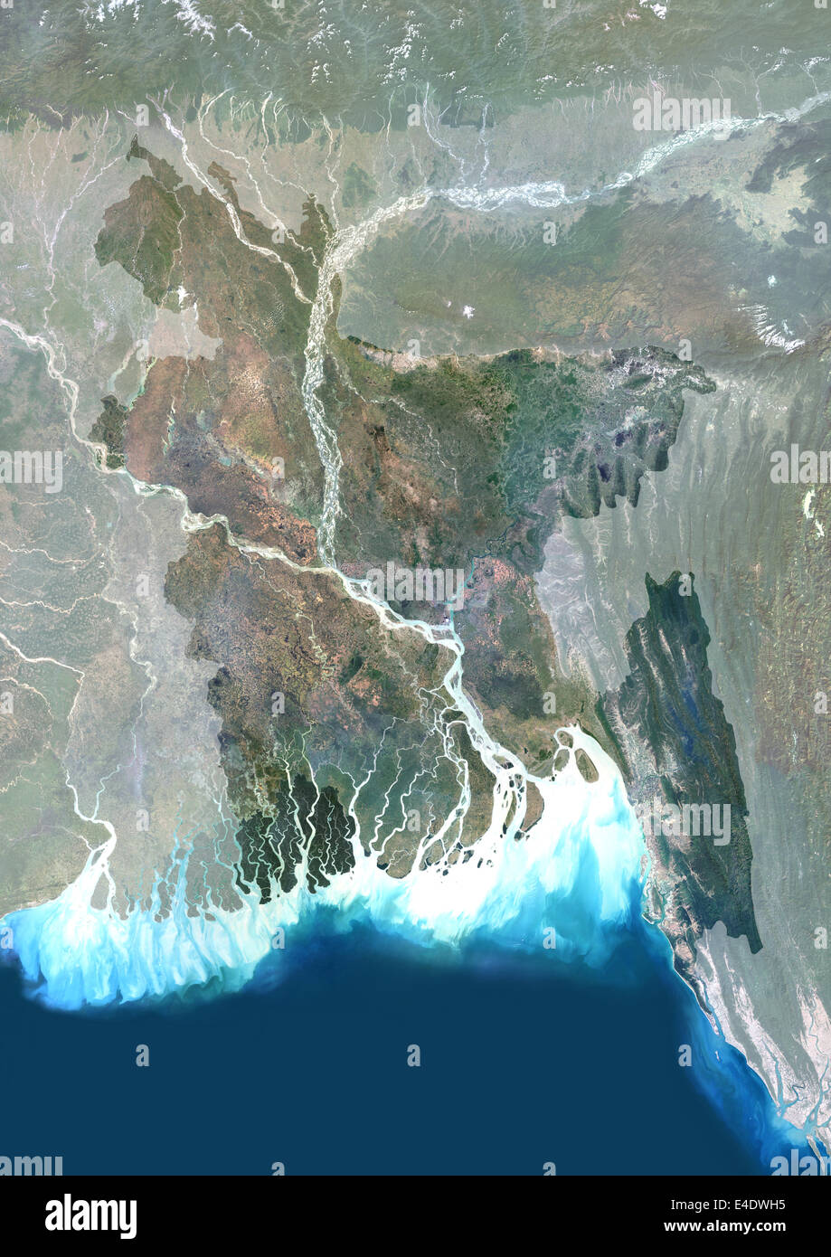 Bangladesch, Asien, Echtfarben-Satellitenbild mit Maske. Satellitenansicht von Bangladesch (mit Maske). Dieses Bild wurde von zusammengestellt. Stockfoto