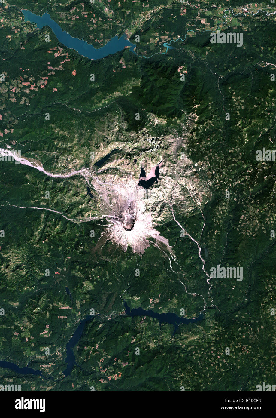 Mount St. Helens, Washington State, uns im Jahre 1999 wahre Farbe Satellitenbild. Echtfarben-Satellitenbild des Mount St. Helens ein Stockfoto