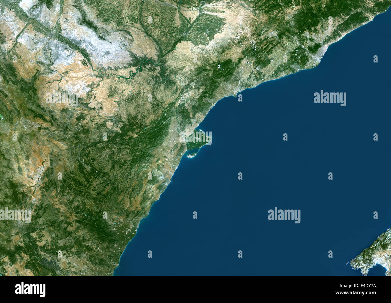 Fluss Ebro Delta, Spanien, Echtfarben-Satellitenbild. Echtfarben-Satellitenbild des Ebro-Fluss-Delta in Spanien. Der Ebro ist Stockfoto
