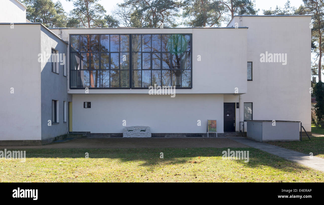 Bauhaus-Meisterhäuser, ehemaligen Häuser von Gropius und anderen Professoren der Schule, die moderne, in Dessau, Deutschland gegründet. Stockfoto