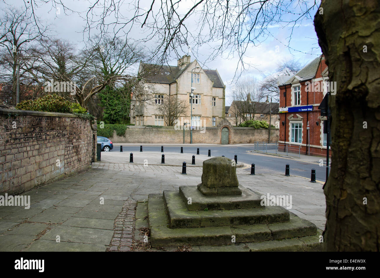 Die Überreste des alten Dorfes überqueren eine geplante Ancient Monument mit Clerkson Halle im Hintergrund Stockfoto