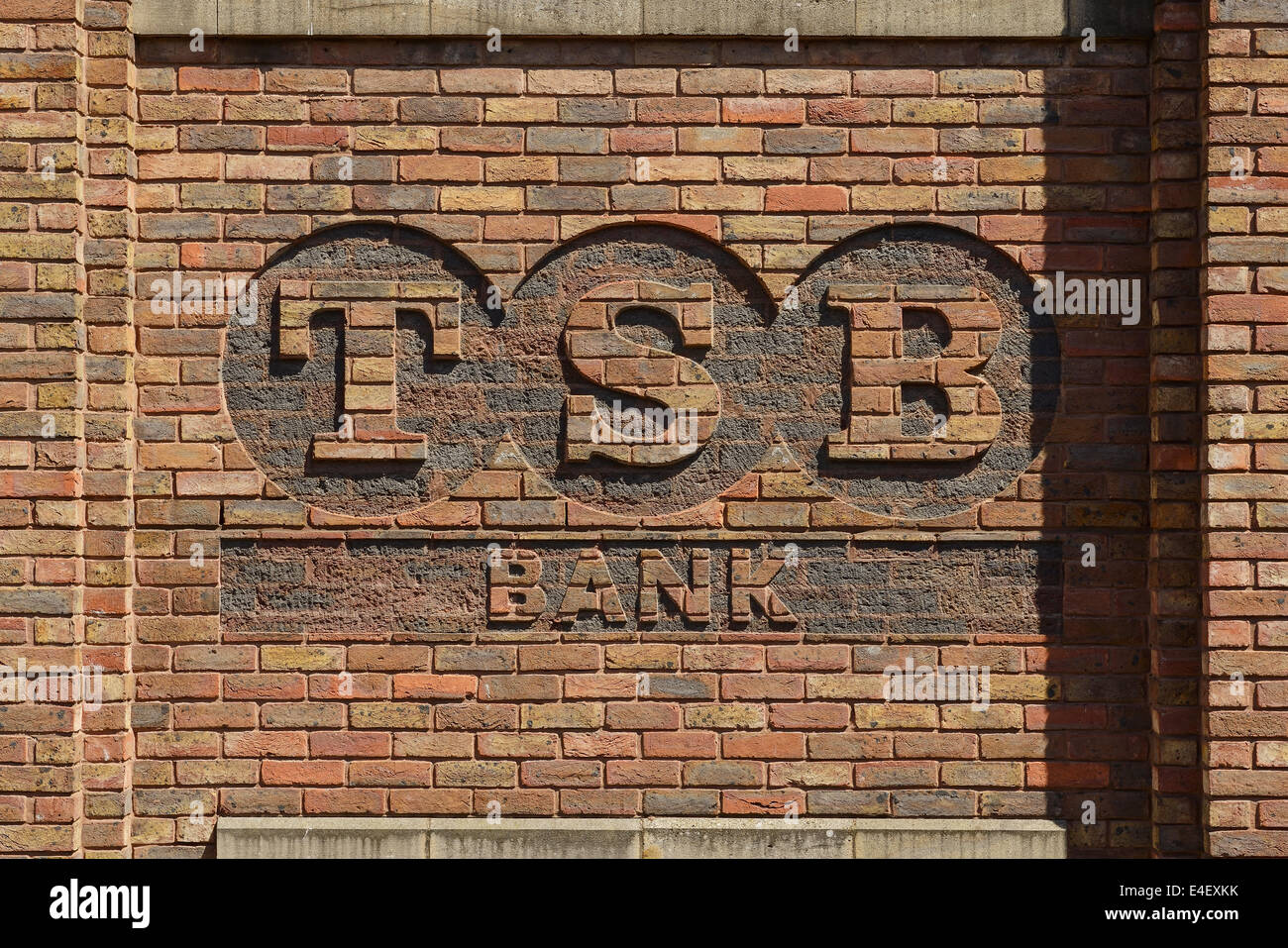 TSB Bank Logo geschnitzt in dekorativen Mauerwerk Stockfoto