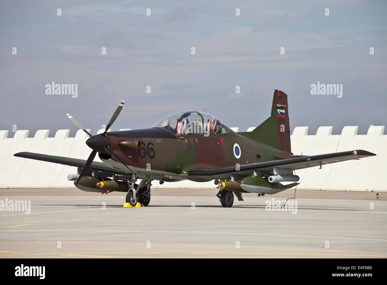 Slowenische PC - 9M mit Bomben während NATO Übung Ramstein Rover, Furt, Tschechische Republik. Stockfoto