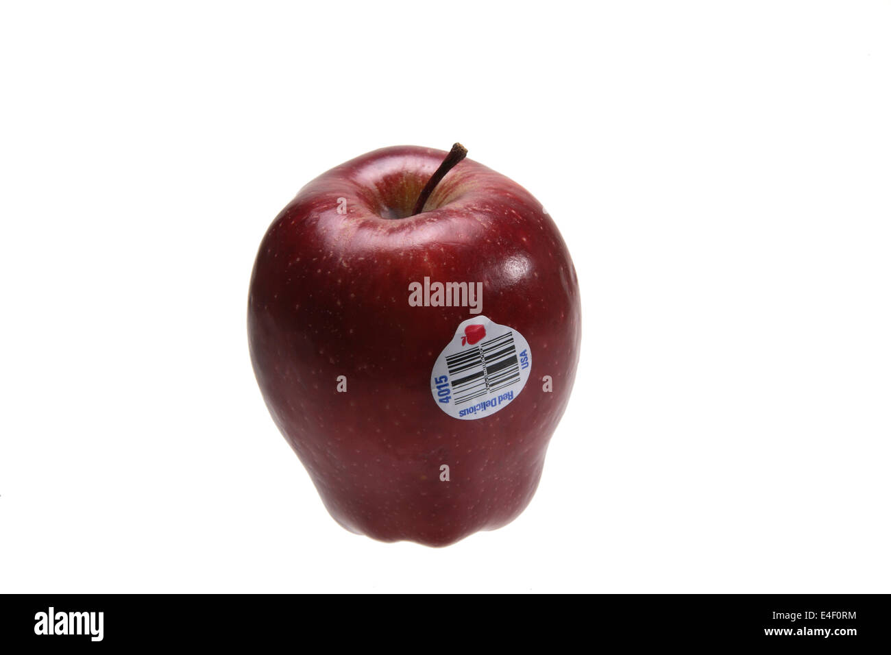 Red Delicious Apfel mit Strichcode-Etiketten Stockfoto