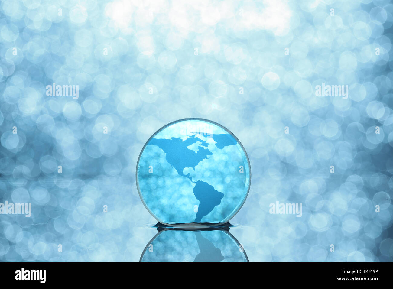 Erde in Blaulicht Stockfoto