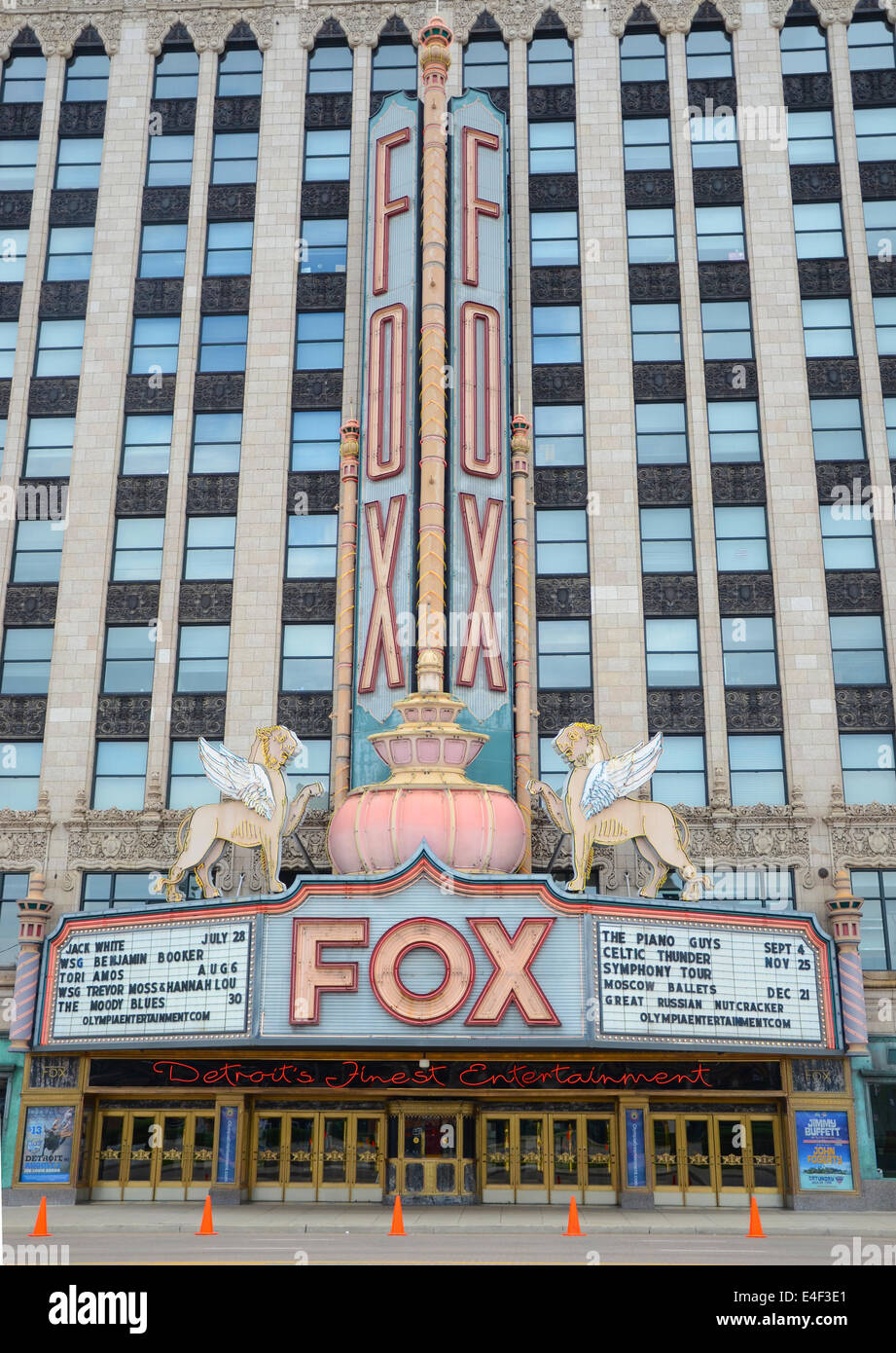 DETROIT, MI - 6 Juli: The Fox Theatre in Detroit, MI, hier gezeigt am 6. Juli 2014, wurde einen historischen Meilenstein im Jahr 1989 bezeichnet. Stockfoto