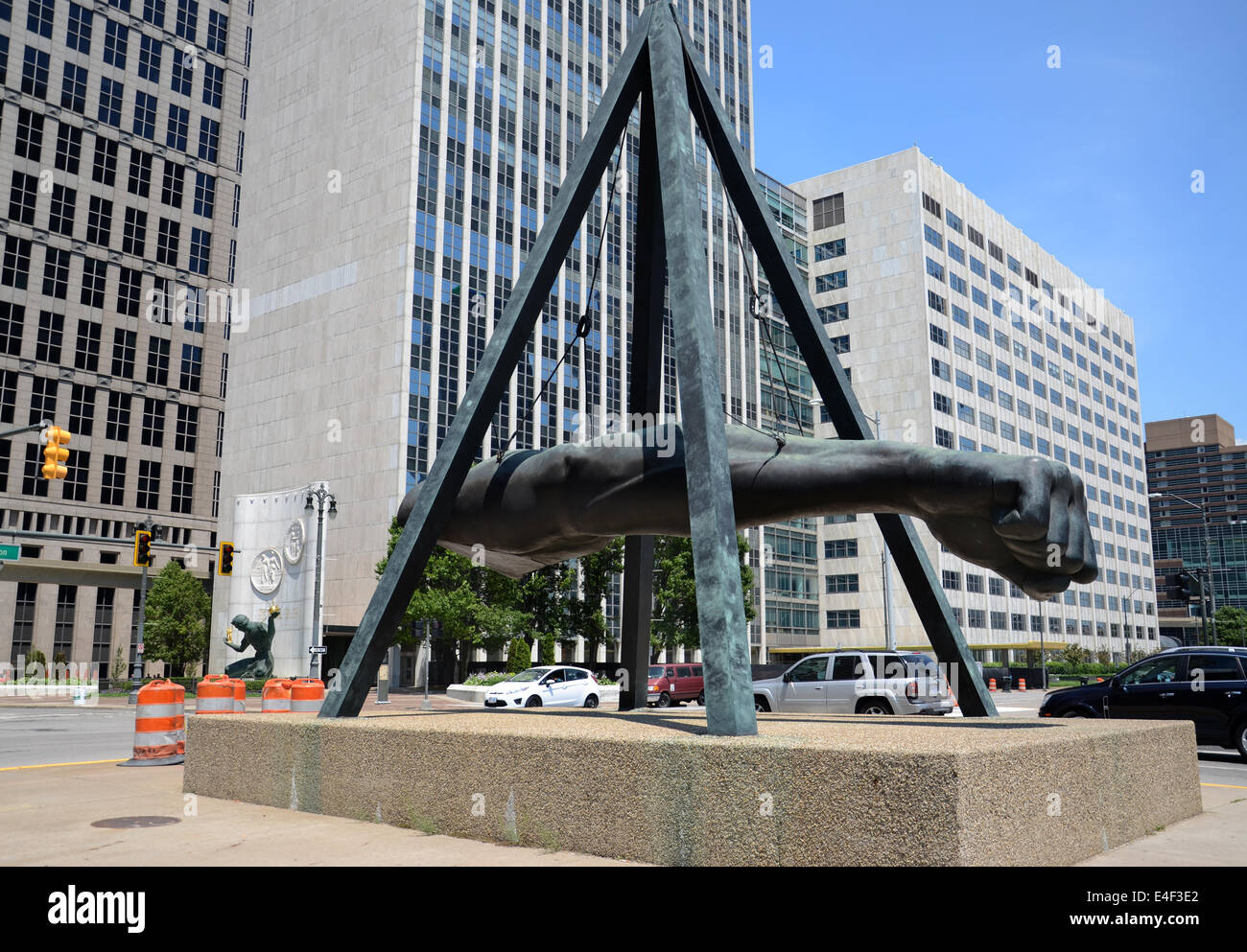 DETROIT, MI - 6 Juli: "Der Faust" ist ein Denkmal für Joe Louis in Detroit, MI, hier gezeigt am 6. Juli 2014, das Werk des Bildhauers Ro Stockfoto