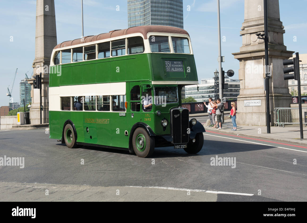 London Transport STL Klasse AEC Regent mit Weymann-Karosserie nimmt im Jahr 2014 die Bus-Parade Teil. Stockfoto