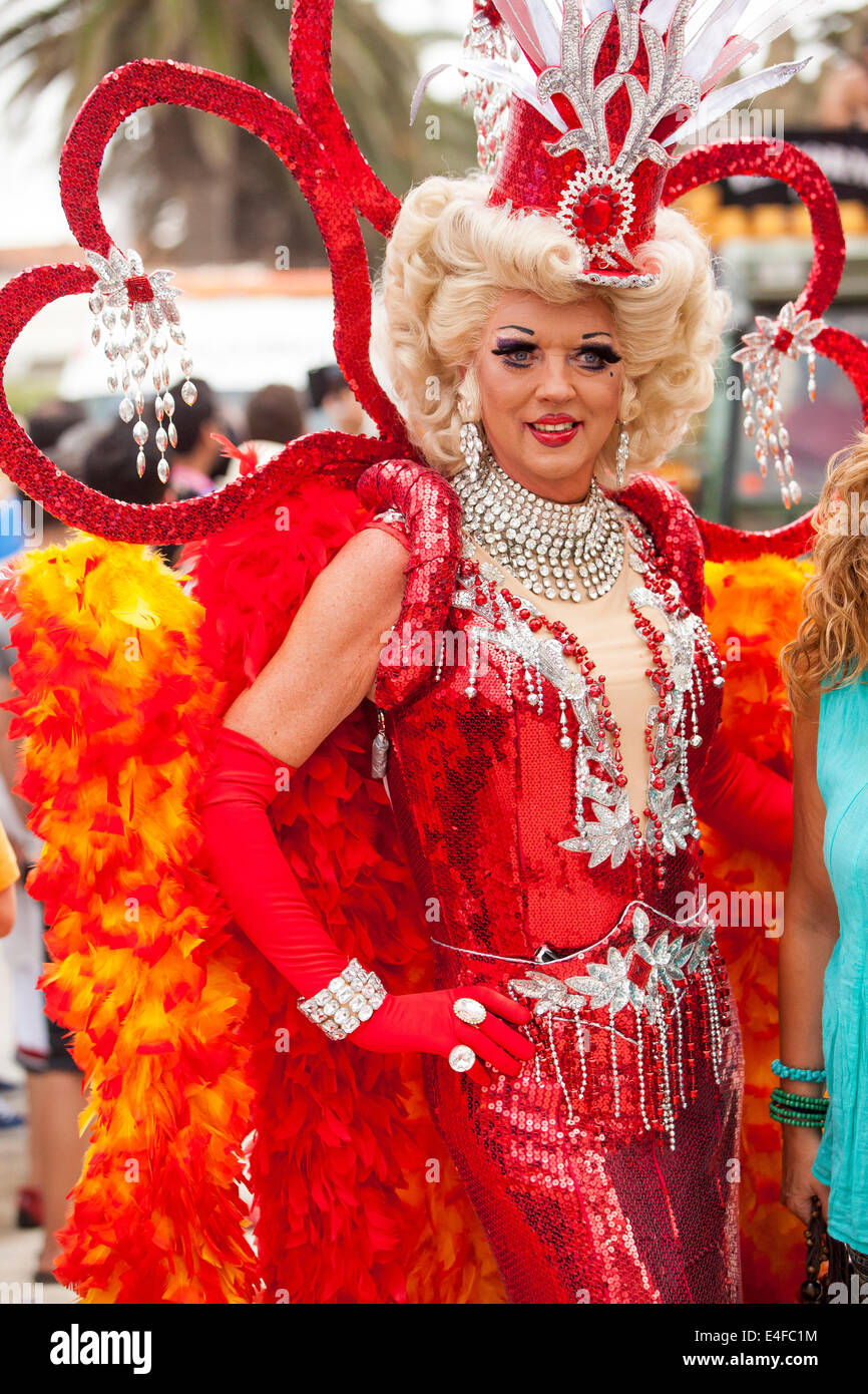 Drag queen am karneval -Fotos und -Bildmaterial in hoher Auflösung – Alamy