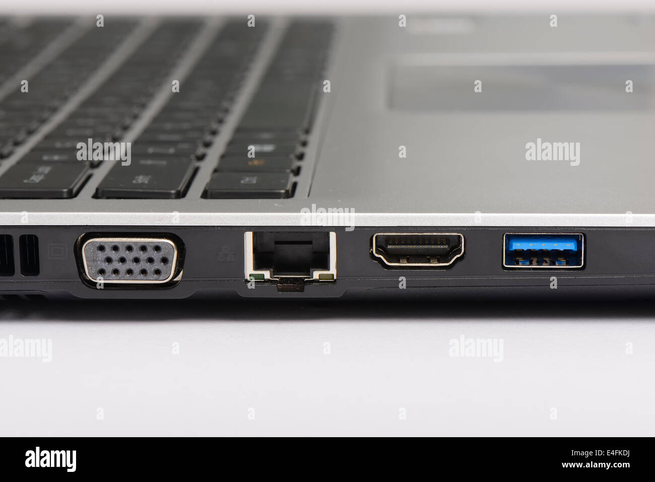 USB 3.0, LAN und grafische Häfen von Laptop-computer Stockfoto