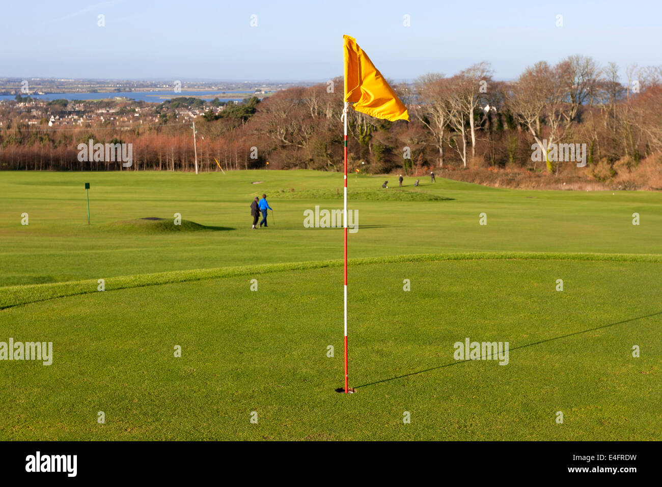 Golf Fahne Im Loch 18 Stockfotografie Alamy