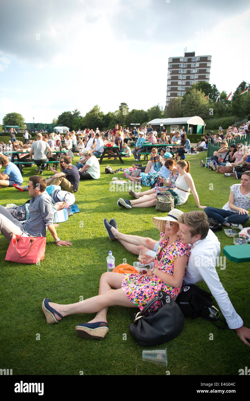 Fans auf Murray Hügel ersetzte Henman Hill bei Wimbledon Tennis Weltmeisterschaften 2014, Südwesten von London, England, UK Stockfoto