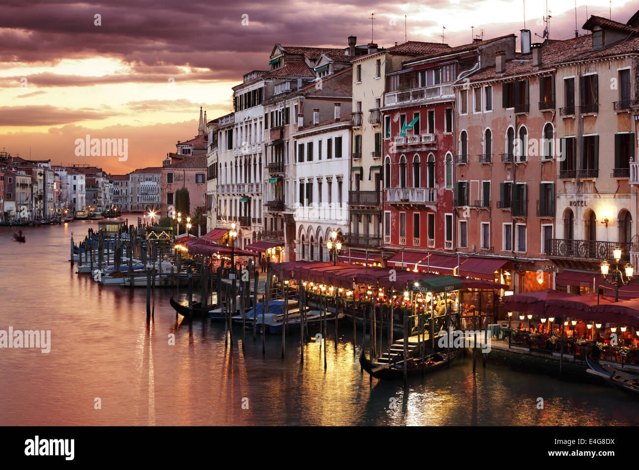 Venedig Canal Grande bei Nacht Stockfoto