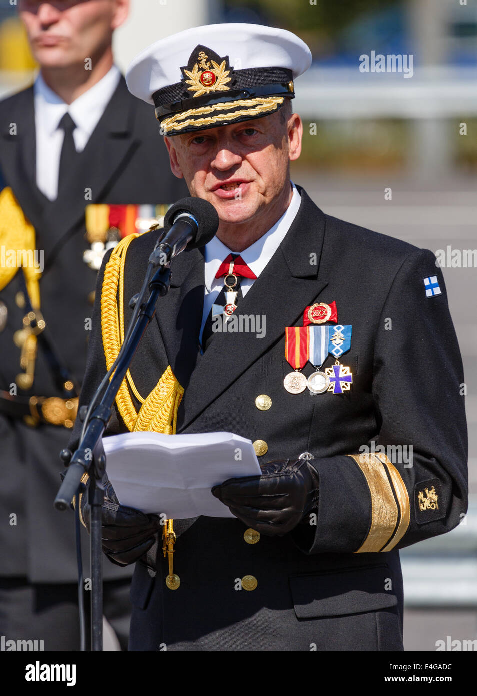 Befehlshaber der finnischen Marine, Konteradmiral Kari Takanen seiner Rede in Turku am Marine Jahrestag Tag 2014 liefern. Stockfoto