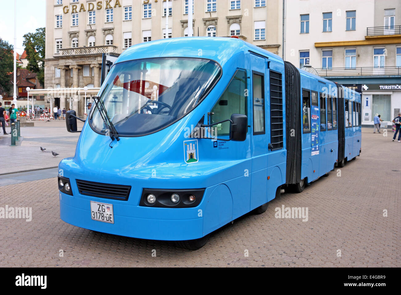 Touristischen Zug auf dem Ban Jelacic-Platz, Zagreb, Kroatien Stockfoto