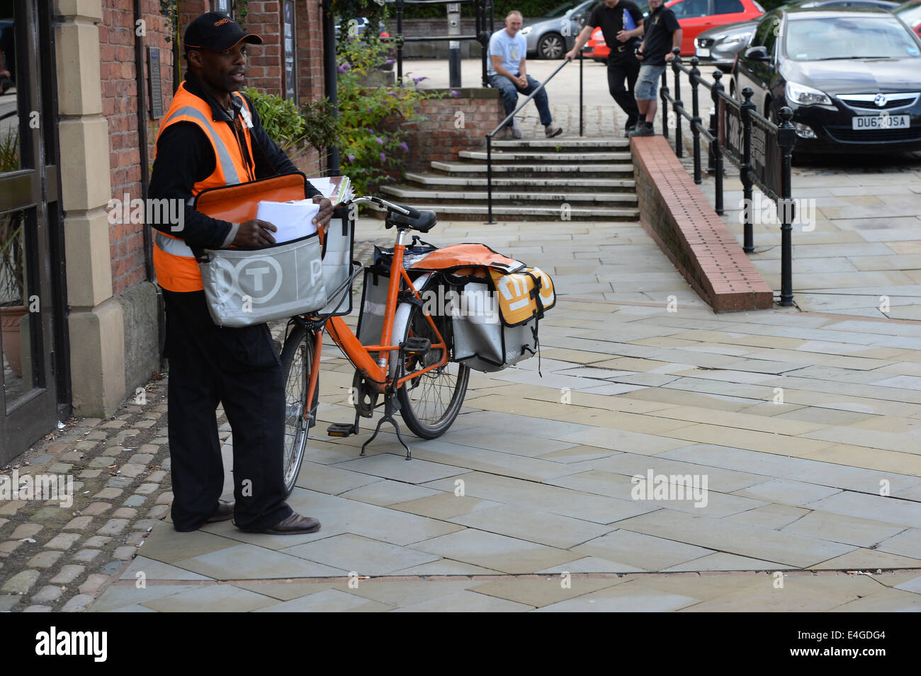 Tnt Lieferfirma Stockfotos Tnt Lieferfirma Bilder Alamy