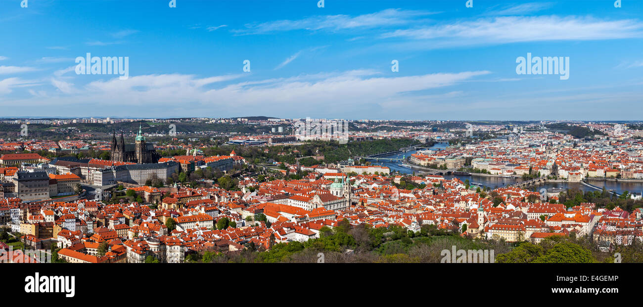 Panoramablick auf Prag von der Prager Burg. Prag, Tschechische Republik Stockfoto
