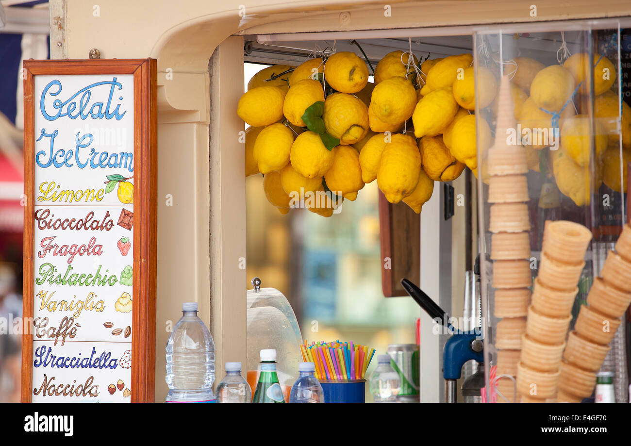 Zitrone-Eis-Kiosk in Capri, Italien. Stockfoto