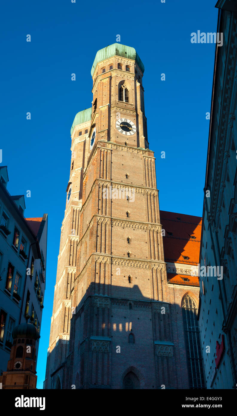 Die Church of Our Lady (Frauenkirche) in München, Bayern. Stockfoto
