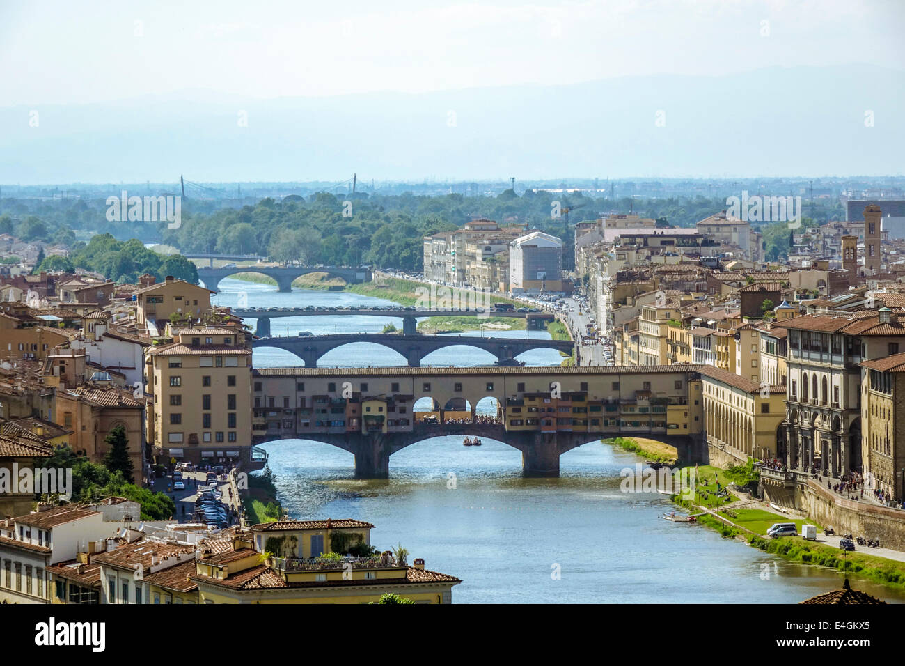 Blick vom Piazzale Michelangolo in der Altstadt mit Ponte Vecchio, Florenz, Provinz Florenz, Toskana, Italien, Europa Stockfoto