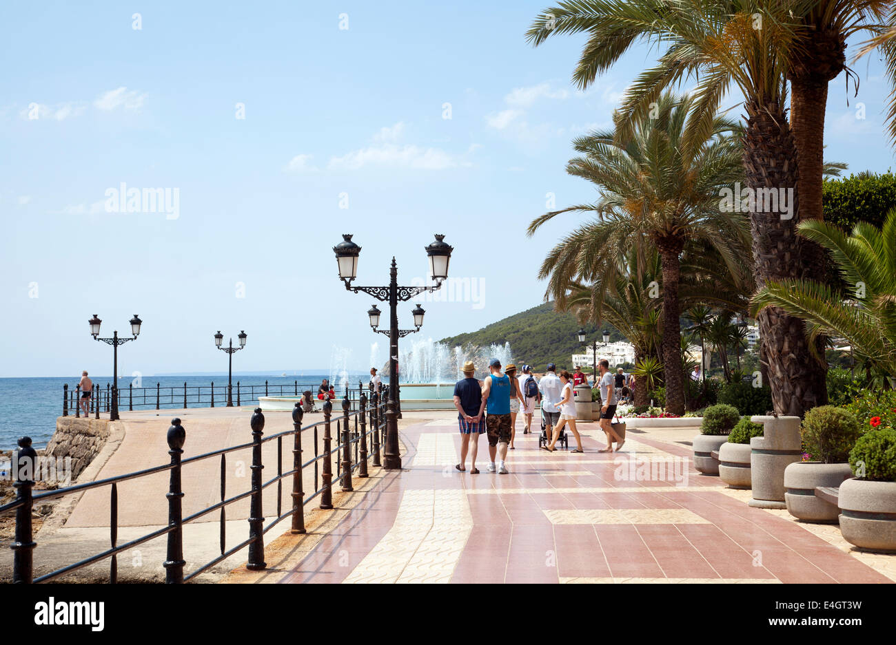 Promenade in Santa Eulalia auf Ibiza Stockfoto