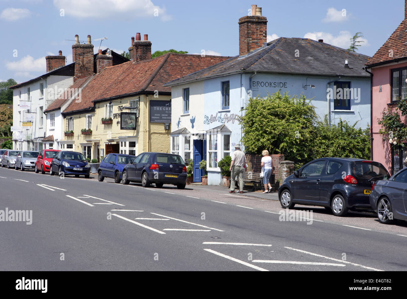 Der Greyhound Pub auf der High Street in Stockbridge, Hampshire. VEREINIGTES KÖNIGREICH. Stockfoto