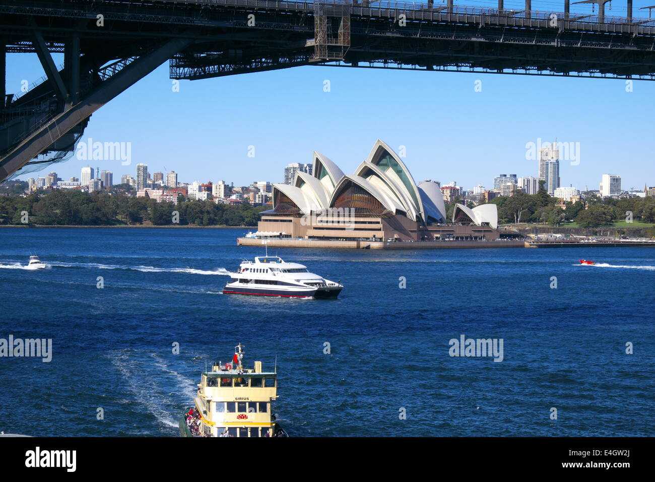 Sydney Hafenbrücke, Fähre und Oper von milsons Point, Sydney, australien Stockfoto